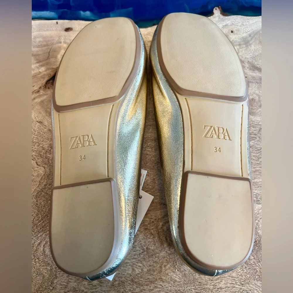 NWT- Little Girls Zara Metallic Gold Flats with Bow- Size 34 (US Size 2.5)